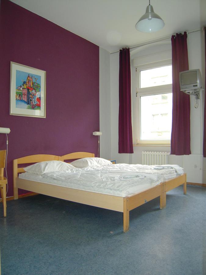 Happy Go Lucky Hotel + Hostel Schoneberg Berlin Bagian luar foto