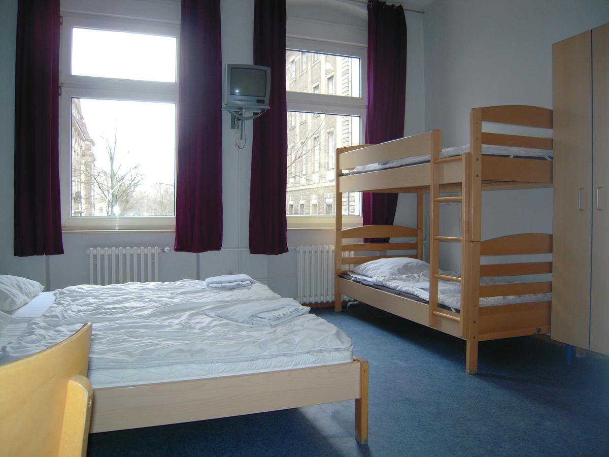 Happy Go Lucky Hotel + Hostel Schoneberg Berlin Bagian luar foto