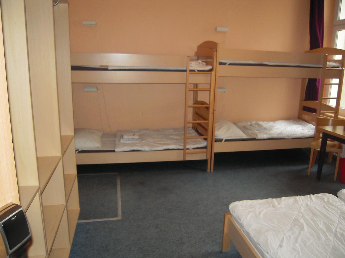 Happy Go Lucky Hotel + Hostel Schoneberg Berlin Bagian luar foto