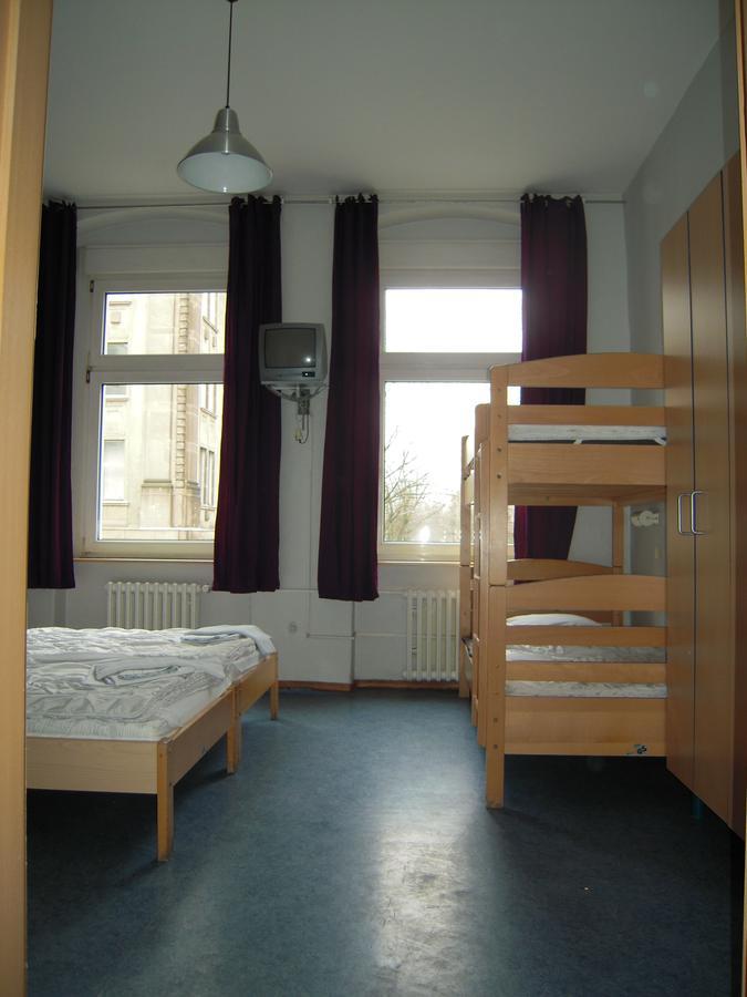 Happy Go Lucky Hotel + Hostel Schoneberg Berlin Bagian luar foto