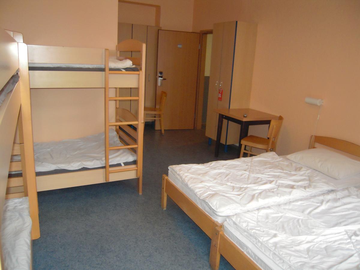 Happy Go Lucky Hotel + Hostel Schoneberg Berlin Bagian luar foto