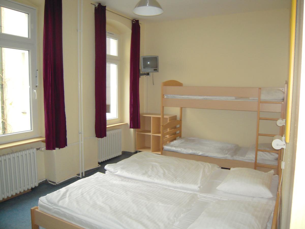 Happy Go Lucky Hotel + Hostel Schoneberg Berlin Bagian luar foto