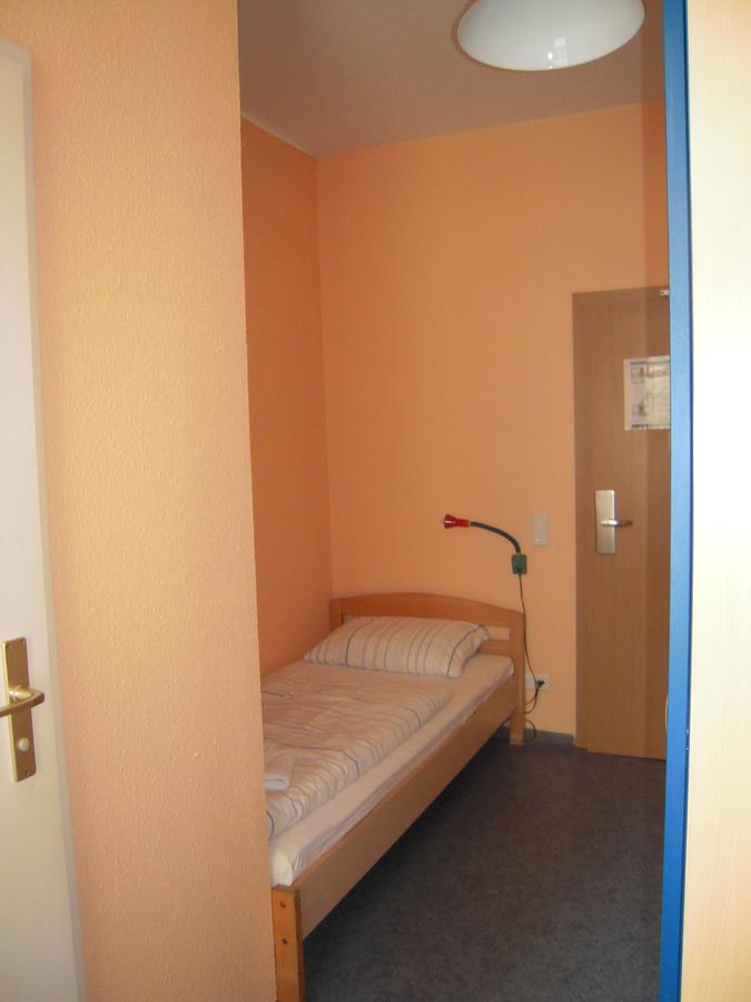 Happy Go Lucky Hotel + Hostel Schoneberg Berlin Bagian luar foto