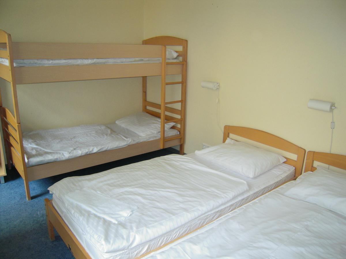 Happy Go Lucky Hotel + Hostel Schoneberg Berlin Bagian luar foto
