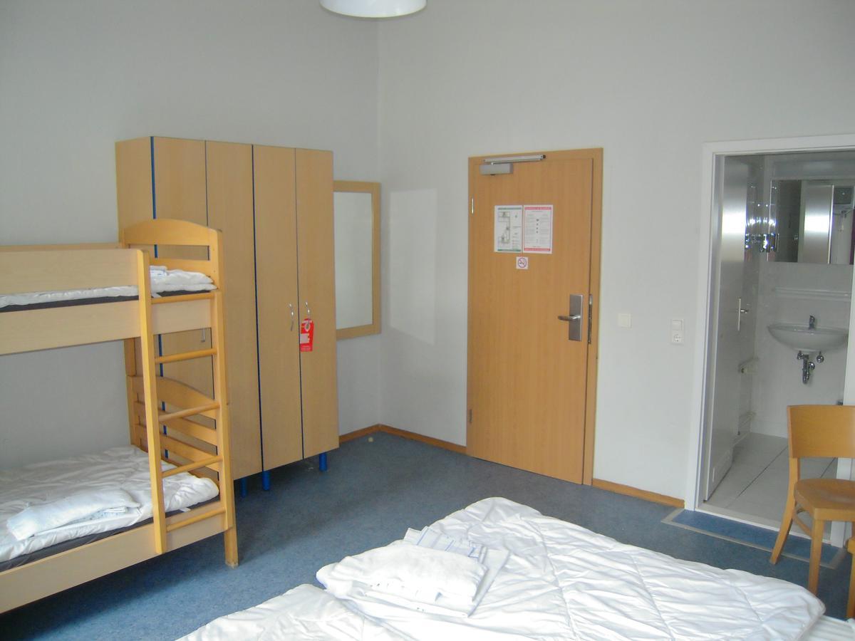 Happy Go Lucky Hotel + Hostel Schoneberg Berlin Bagian luar foto