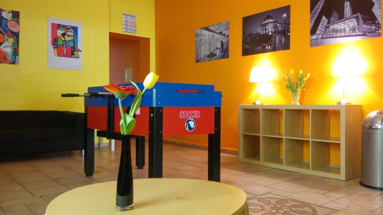Happy Go Lucky Hotel + Hostel Schoneberg Berlin Bagian luar foto