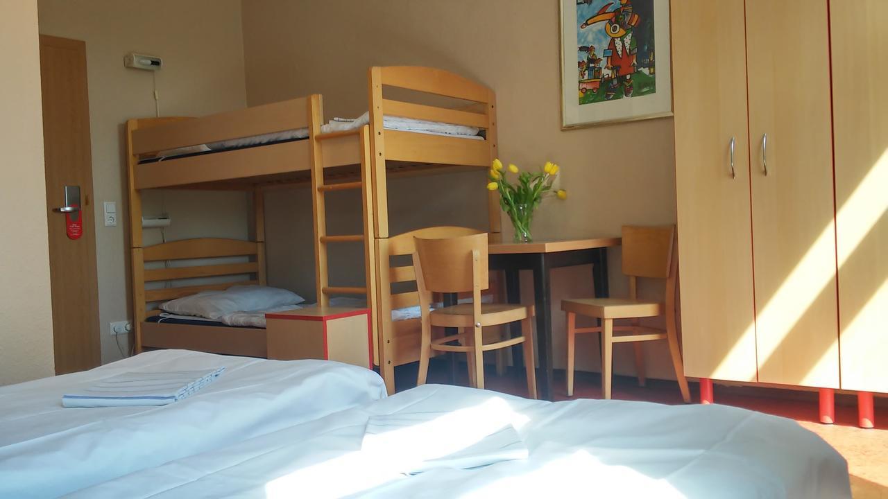 Happy Go Lucky Hotel + Hostel Schoneberg Berlin Bagian luar foto