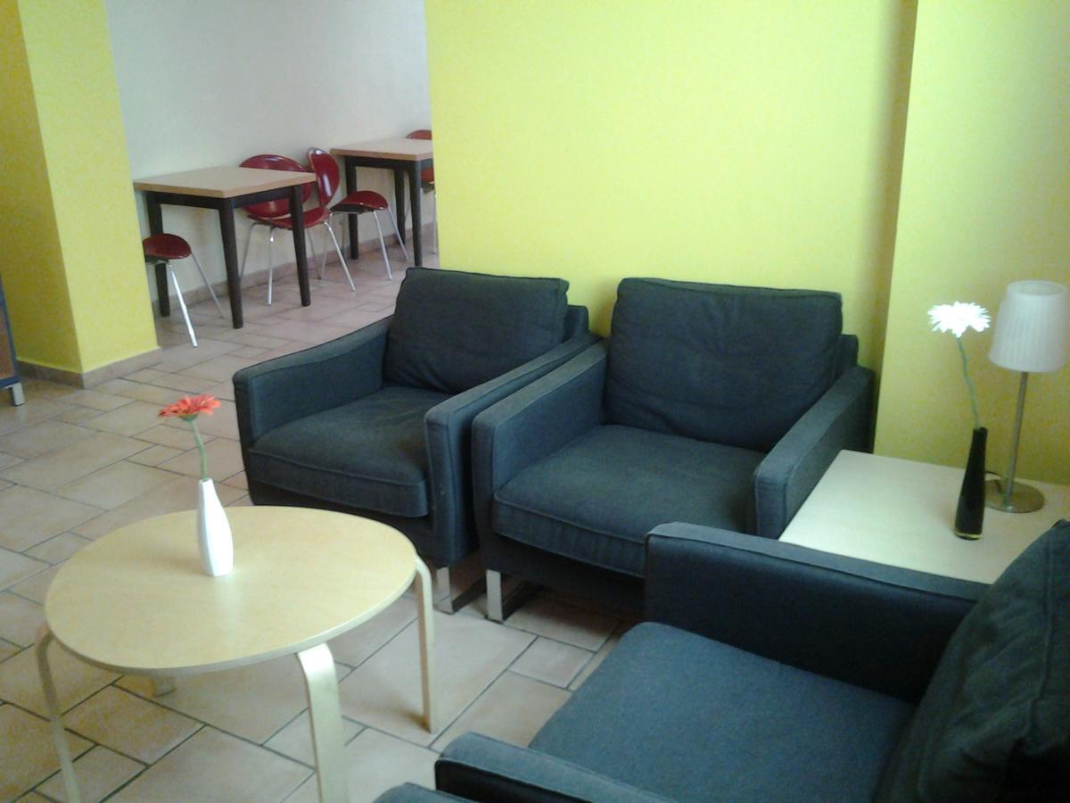 Happy Go Lucky Hotel + Hostel Schoneberg Berlin Bagian luar foto