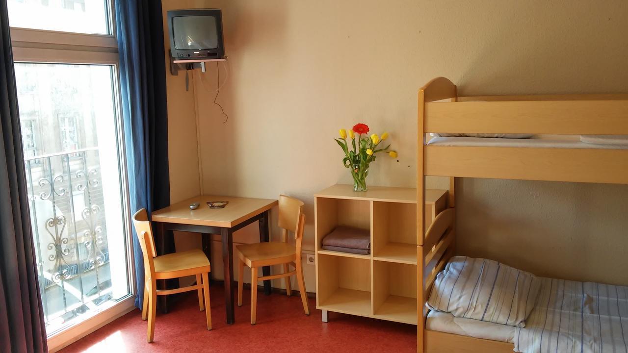 Happy Go Lucky Hotel + Hostel Schoneberg Berlin Bagian luar foto